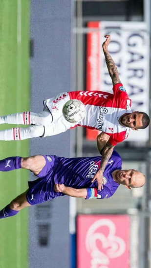 足球市场中 足球市场中