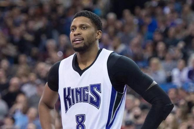 队在外线投 队在外线投