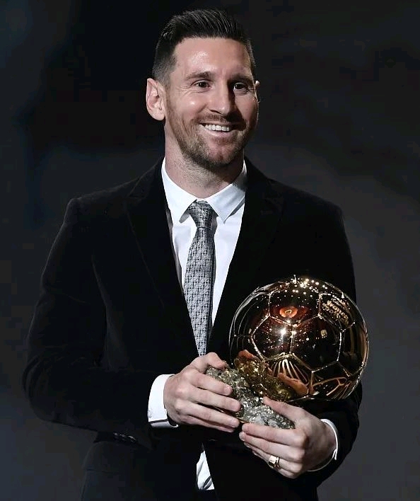 是巴黎圣日 是巴黎圣日